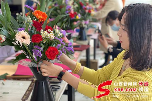 襄垣农商银行各网点组织开展庆“3·8”妇女节系列活动